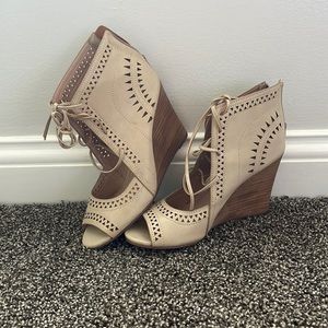 RESTRICTED Heel Leather Sock Size 7